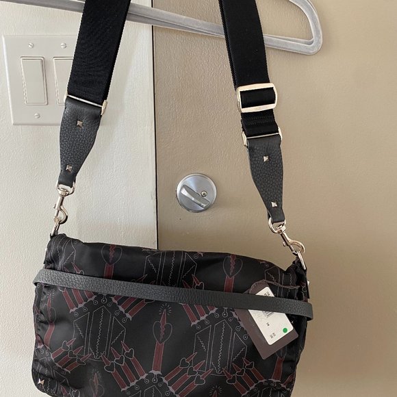 NEW w/Tags VALENTINO LOVE BLADE Messenger bag- was 1250$- Now 895$ - Picture 2 of 5